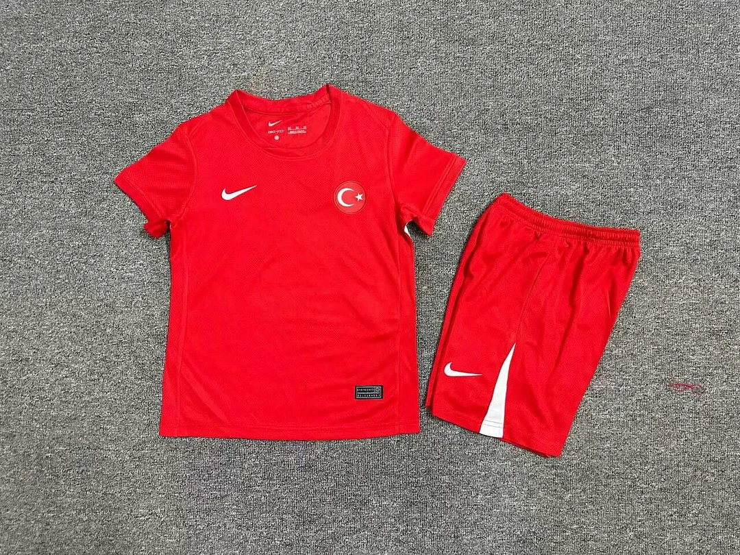 Uniforme Turkey Away 2024